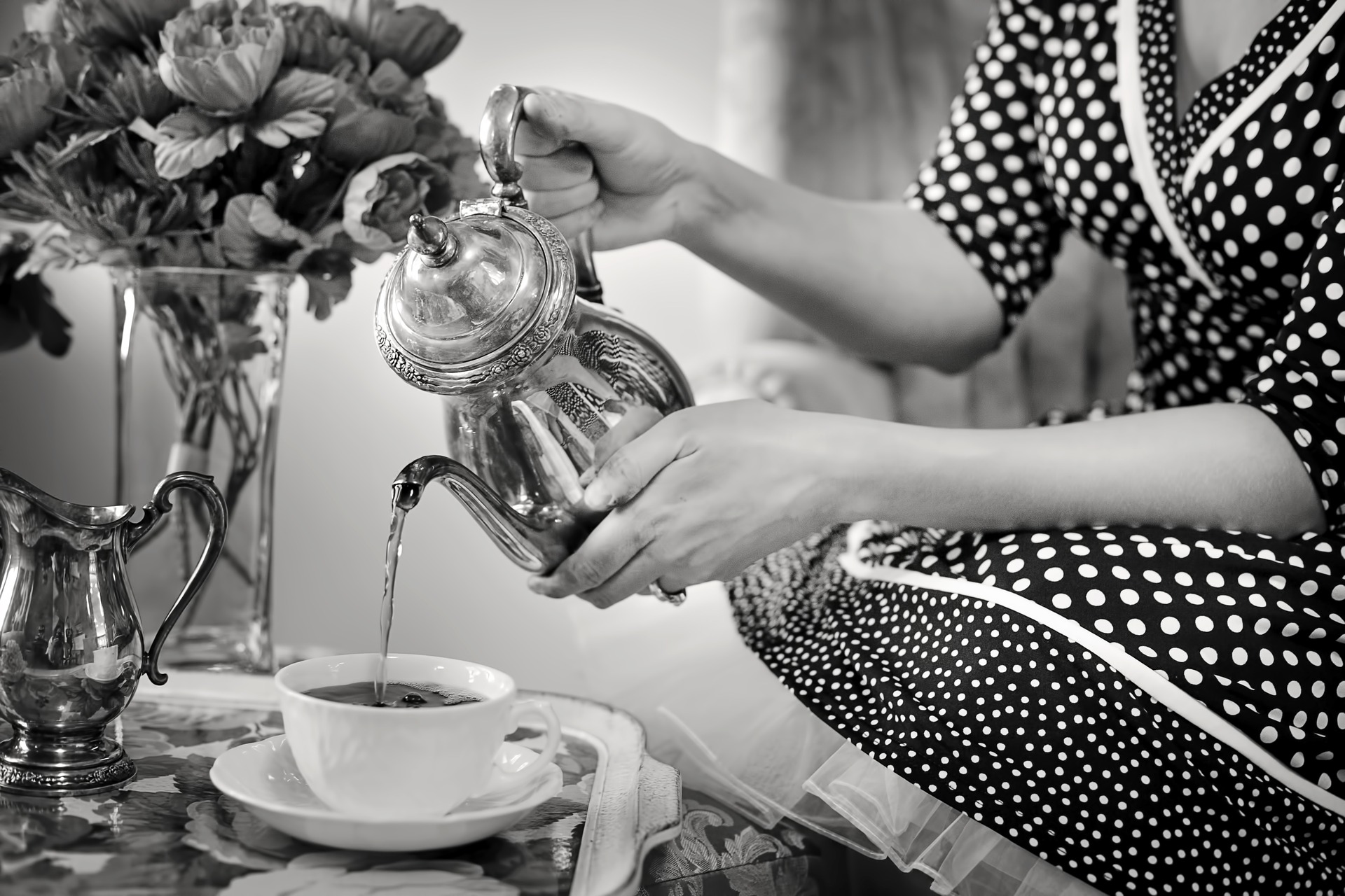 Pouring a tea